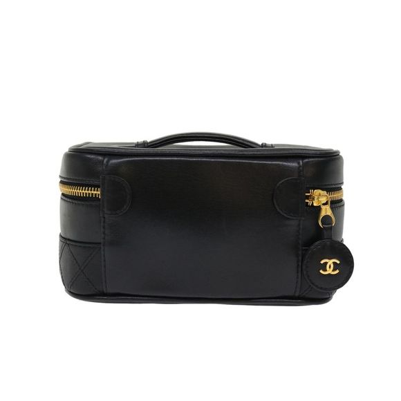 Chanel Sleek and Elegant Leather Cosmetic Pouch - Picture 3 of 9